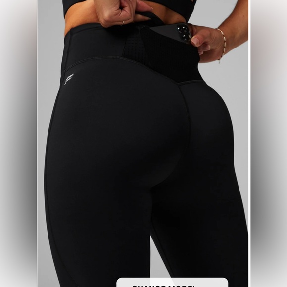 Brand new never worn beautiful Fabletics Stride-9 High-Waisted Leggings in black - Picture 5 of 7